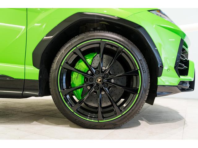 ベースグレード　４．０　４ＷＤ　Ｐｅａｒｌ　Ｃａｐｓｌｅ　Ｒｉｍｓ　Ｔａｉｇｅｔｅ　２３　ｓｈｉｎｙ　ｂｌａｃｋ　ｂｏｄｙ　ｃｏｌｏｕｒ　ａｃｃｅｎｔ　Ｇｒｅｅｎ　ｃａｌｉｐｅｒ　Ｖｅｒｄｅ　Ｍａｎｔｉｓ(14枚目)