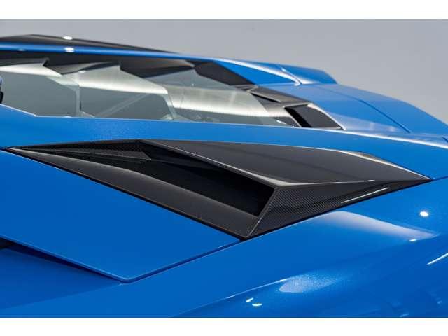 アヴェンタドール Ｓ　４ＷＤ　Ｂｌｕ　Ｎｉｌａ　認定中古車　左ハンドル　コラムＭＴモード付７ＡＴ　バックカメラ　パーキングアシスト　ＥＴＣ　電動シート　シートヒーター　アルミホイール　ＬＥＤ　横滑り防止装置　盗難防止装置（15枚目）