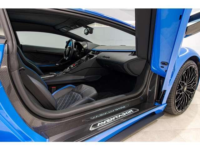 アヴェンタドール Ｓ　４ＷＤ　Ｂｌｕ　Ｎｉｌａ　認定中古車　左ハンドル　コラムＭＴモード付７ＡＴ　バックカメラ　パーキングアシスト　ＥＴＣ　電動シート　シートヒーター　アルミホイール　ＬＥＤ　横滑り防止装置　盗難防止装置（26枚目）