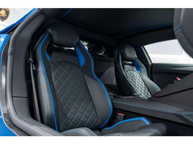 アヴェンタドール Ｓ　４ＷＤ　Ｂｌｕ　Ｎｉｌａ　認定中古車　左ハンドル　コラムＭＴモード付７ＡＴ　バックカメラ　パーキングアシスト　ＥＴＣ　電動シート　シートヒーター　アルミホイール　ＬＥＤ　横滑り防止装置　盗難防止装置（28枚目）