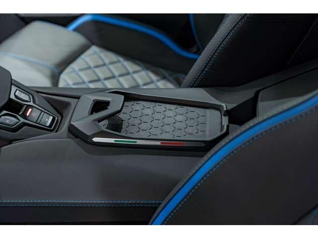 アヴェンタドール Ｓ　４ＷＤ　Ｂｌｕ　Ｎｉｌａ　認定中古車　左ハンドル　コラムＭＴモード付７ＡＴ　バックカメラ　パーキングアシスト　ＥＴＣ　電動シート　シートヒーター　アルミホイール　ＬＥＤ　横滑り防止装置　盗難防止装置（37枚目）