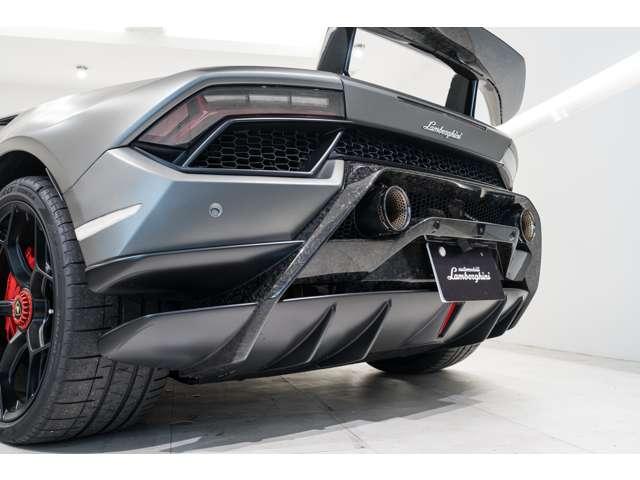 ウラカン ペルフォルマンテ　（ＬＤＦ）　４ＷＤ　右ハンドル　コラムＭＴモード付７ＡＴ　認定中古車　ドライブレコーダードライブレコーダー　ミュージックプレイヤー接続可　シートヒーター　電動シート（15枚目）