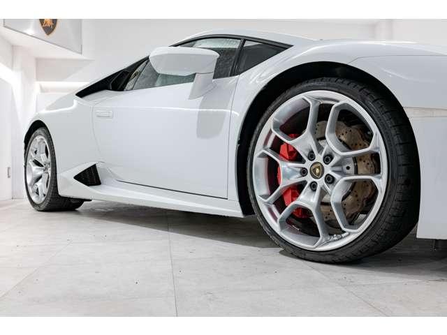 ウラカン ＬＰ５８０－２　（ＬＤＦ）　Ｂｉａｎｃｏ　Ｉｃａｒｕｓ　ＨＤＤナビ　ＬＥＤヘッドライト　認定中古車（10枚目）