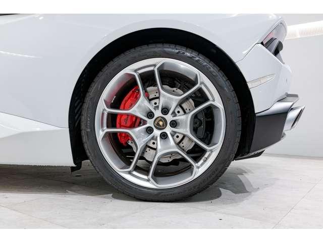 ウラカン ＬＰ５８０－２　（ＬＤＦ）　Ｂｉａｎｃｏ　Ｉｃａｒｕｓ　ＨＤＤナビ　ＬＥＤヘッドライト　認定中古車（11枚目）