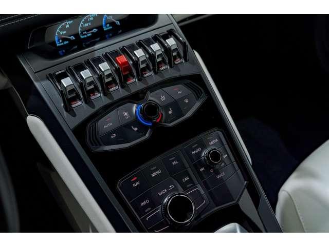 ウラカン ＬＰ５８０－２　（ＬＤＦ）　Ｂｉａｎｃｏ　Ｉｃａｒｕｓ　ＨＤＤナビ　ＬＥＤヘッドライト　認定中古車（32枚目）