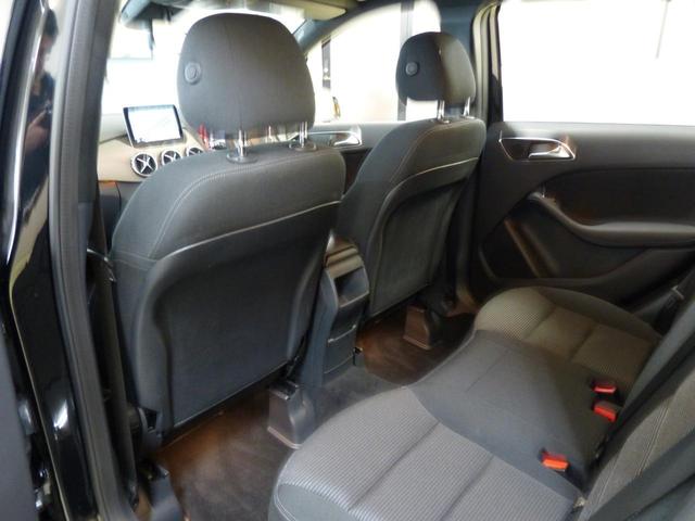 B180後期型ワンオーナー車セーフティP衝突軽減ブレーキ 全方位エアバッグ 衝突安全ボディー ブラインドスポットアシスト レーンキープ機能 安全プレセーフ機能 オプション純正ナビ Bluetoothオーディオ 前後障害物センサー シートヒーター(16枚目)