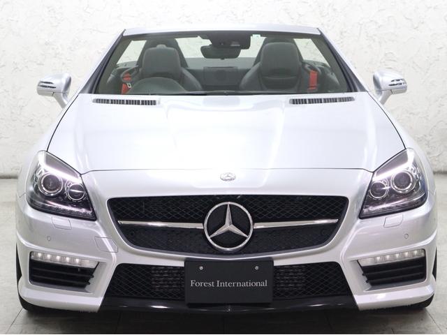 ＳＬＫ ＳＬＫ２００ブルーエフィシェンシー　ＡＭＧスポーツＰＫＧ　ＳＬＫ５５スタイルフロントフェイス　リアスポイラー　パノラミック電動バリオルーフ　ＦＯＸ製クワッドマフラー　サンリフレクティングレザー　シートヒーター　エアスカーフ　純正ナビ（5枚目）