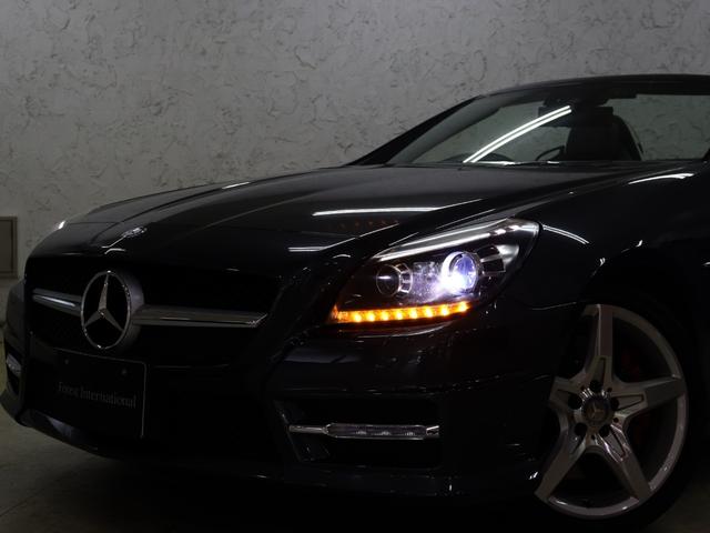 ＳＬＫ ＳＬＫ２００ブルーエフィシェンシー　ＡＭＧスポーツＰＫＧ　ユーティリティＰＫＧ　レッドブレーキキャリパー　電動バリオルーフ　ブラックレザー　シートヒーター　エアスカーフ　純正ナビ　前後障害物センサー　キーレスゴー（12枚目）