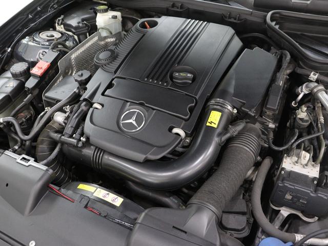 ＳＬＫ ＳＬＫ２００ブルーエフィシェンシー　ＡＭＧスポーツＰＫＧ　ユーティリティＰＫＧ　レッドブレーキキャリパー　電動バリオルーフ　ブラックレザー　シートヒーター　エアスカーフ　純正ナビ　前後障害物センサー　キーレスゴー（22枚目）