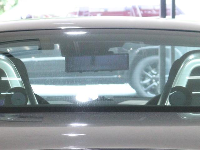 ＳＬＫ ＳＬＫ２００ブルーエフィシェンシー　ＡＭＧスポーツＰＫＧ　ユーティリティＰＫＧ　レッドブレーキキャリパー　電動バリオルーフ　ブラックレザー　シートヒーター　エアスカーフ　純正ナビ　前後障害物センサー　キーレスゴー（44枚目）