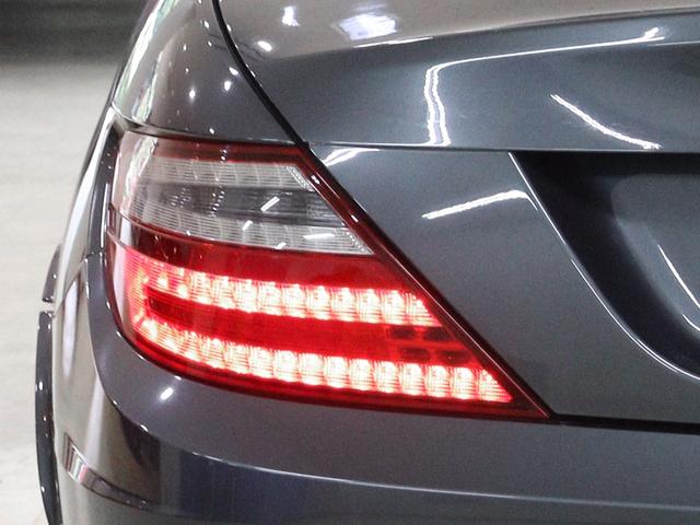 ＳＬＫ ＳＬＫ２００ブルーエフィシェンシー　ＡＭＧスポーツＰＫＧ　ユーティリティＰＫＧ　レッドブレーキキャリパー　電動バリオルーフ　ブラックレザー　シートヒーター　エアスカーフ　純正ナビ　前後障害物センサー　キーレスゴー（46枚目）