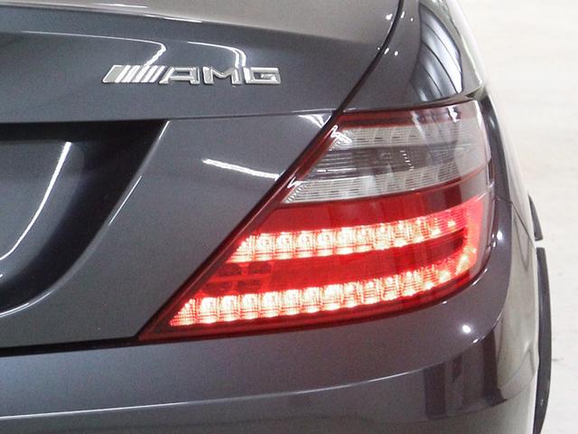 ＳＬＫ ＳＬＫ２００ブルーエフィシェンシー　ＡＭＧスポーツＰＫＧ　ユーティリティＰＫＧ　レッドブレーキキャリパー　電動バリオルーフ　ブラックレザー　シートヒーター　エアスカーフ　純正ナビ　前後障害物センサー　キーレスゴー（48枚目）