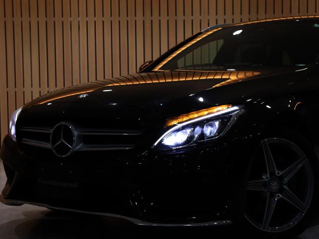 強力な白色光で遠く広く照射するバイキセノンを搭載！夜間になると自動点灯する便利なオートライト機能付きで点灯し忘れも防ぎます！