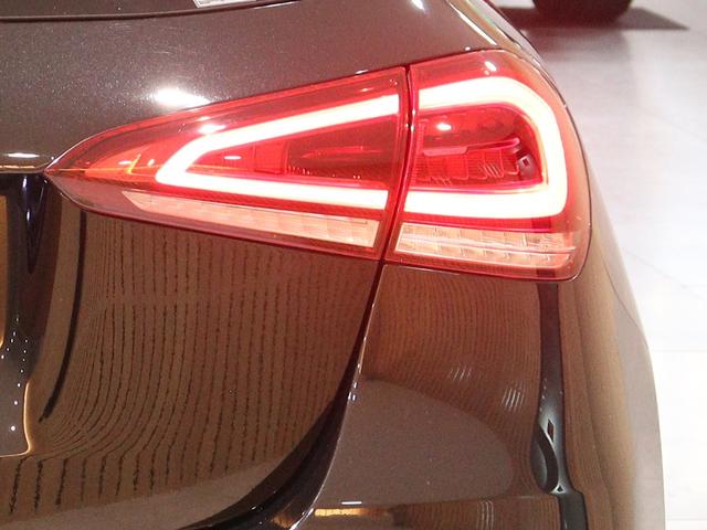 Ａクラス Ａ２００ｄ　ＡＭＧライン　レーダーセーフティパッケージ　ナビゲーションパッケージ　ＭＢＵＸナビ　緊急回避補助　ブラインド＆レーンキープアシスト　ディストロニックプラス　バックカメラ　タッチスクリーンディスプレイ（48枚目）