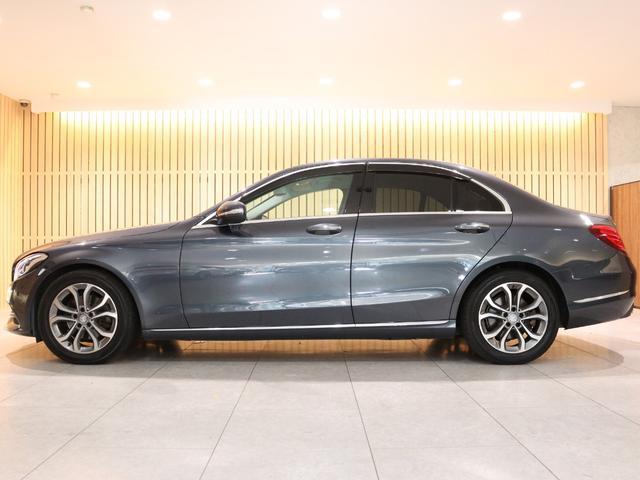 Ｃクラス Ｃ２００アバンギャルド　レザーエクスクルーシブ＆レーダーセーフティＰＫＧ　クリスタルグレーレザー内装　メモリーパワーシート　シートヒーター　ヘッドアップディスプレイ　純正ナビ　バックカメラ　前後障害物センサー（7枚目）