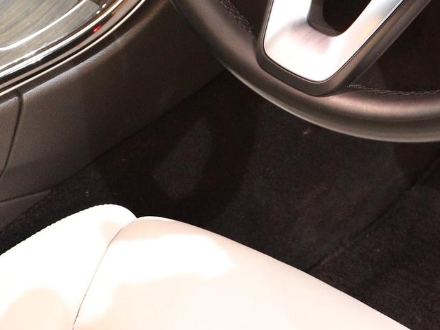 Ｃクラス Ｃ２００アバンギャルド　レザーエクスクルーシブ＆レーダーセーフティＰＫＧ　クリスタルグレーレザー内装　メモリーパワーシート　シートヒーター　ヘッドアップディスプレイ　純正ナビ　バックカメラ　前後障害物センサー（63枚目）