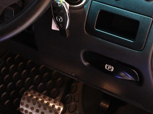 Ｖクラス Ｖ３５０　ブラック　エディション　限定車　ラグジュアリー＆バイキセノンＰＫＧ　社外ナビ　バックカメラ　電動スライドドア　パワーシート　シートヒーター　レザーツインシート　コーナーセンサー（64枚目）