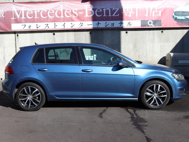 ゴルフ ＴＳＩハイラインブルーモーションテクノロジー　ＤＣＣパッケージ　ＤｉｓｃｏｖｅｒＰｒｏパッケージ　バイキセノンパッケージ　オプション１７インチアルミ　アダプティブシャシーコントロール　アダプティブクルーズコントロール　レーンキープアシスト（7枚目）