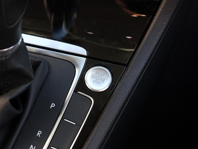 ゴルフ ＴＳＩハイラインブルーモーションテクノロジー　ＤＣＣパッケージ　ＤｉｓｃｏｖｅｒＰｒｏパッケージ　バイキセノンパッケージ　オプション１７インチアルミ　アダプティブシャシーコントロール　アダプティブクルーズコントロール　レーンキープアシスト（19枚目）