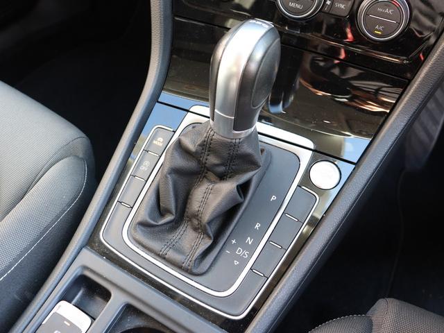 ゴルフ ＴＳＩハイラインブルーモーションテクノロジー　ＤＣＣパッケージ　ＤｉｓｃｏｖｅｒＰｒｏパッケージ　バイキセノンパッケージ　オプション１７インチアルミ　アダプティブシャシーコントロール　アダプティブクルーズコントロール　レーンキープアシスト（29枚目）