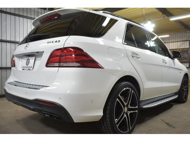 GLE43 4マチック レーダーP 367馬力 9速 パノラマR 全席ヒーター黒革 ディストロ Bスポット AMGエアロ21AW サイドステップ キーレスゴー PTS 電動Rゲート ハーマンK 地デジ 360カメラ 2年保証(4枚目)
