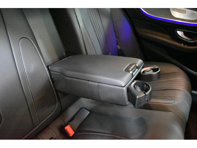 ＣＬＳクラス ＣＬＳ４５０　４マチック　スポーツ　エクスクルーシブ　３６７馬力　ＩＳＧ搭載　ＭＥコネ　サンルーフ　全席ヒーター＆クーラー黒革　ＡＣＣ　ＢＳＭ　ＡＭＧエアロ１９ＡＷ　ＨＵＤ　フットトランク　ブルメＳ　地デジ３６０カメ　２年保証（30枚目）