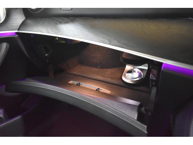 Ｅクラス Ｅ２００　クーペ　スポーツ　レザーパッケージ　レーダーＰ　９速ＡＴ　パノラマサンルーフ　ヒーター黒革　ＡＣＣ　ＢＳＭ　Ｌチェンジ　ＡＭＧエアロ１９ＡＷ　キーＧＯ　ブルメスター　ＨＵＤ　地デジ３６０カメラ　２年保証（35枚目）