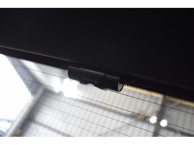 Ｅクラス Ｅ２００　アバンギャルド　スポーツ　レーダーＰ　ＭＥコネ　９速　ヒーター半革　ディストロ　Ｌチェンジ　ＡＭＧエアロ１９ＡＷ　キーＧｏ　ブラインドＳ　地デジ３６０カメ　マルチカラーアンビエント　２年保証（39枚目）