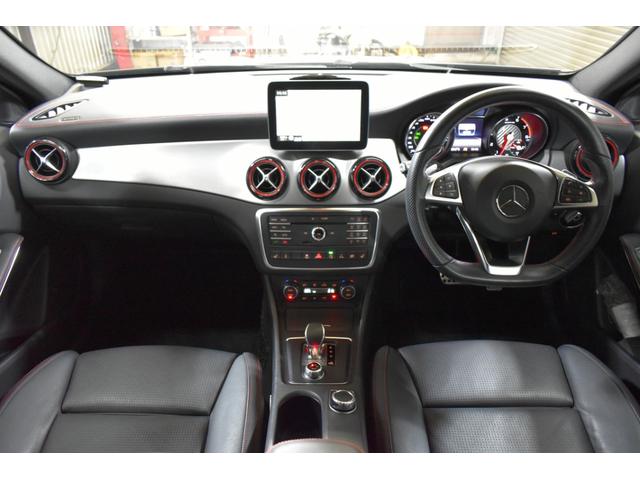 ＧＬＡクラス ＧＬＡ４５　４マチック　レーダーセーフティＰ　高出力エンジン３６０馬力　ヒーター黒革　ディストロ　Ｂスポット　レーンキープ　ＡＭＧエアロ１９ＡＷ　キーレスＧＯ　パークトロ　電動Ｒゲート　地デジＢカメラ　アンビエント　２年保証（3枚目）