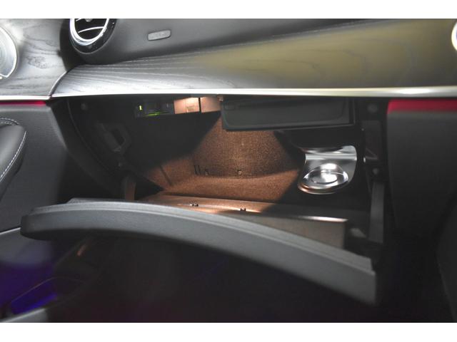 Ｅクラス Ｅ３５０ｅ　アバンギャルド　スポーツ　１オーナー　エクスクルーシブＰ　レーダーＳＰ　パノラマサンＲ　９速　全席ヒーター黒革　ディストロ　ＡＭＧエアロ１９ＡＷ　ＨＵＤ　ＬＥＤＨ　ＰＴＳ　フットゲート　ブルメスター　地デジ３６０カメ　２年保証（35枚目）