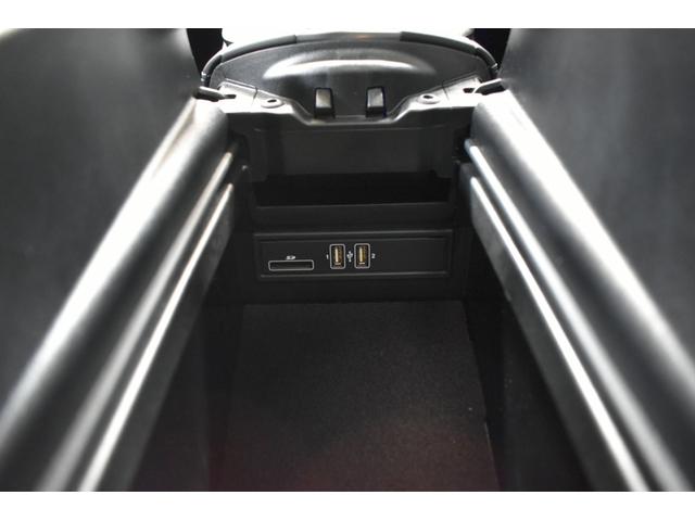 ＣＬＳクラス ＣＬＳ４５０　４マチック　スポーツ　エクスクルーシブ　ＩＳＧ搭載　ＭＥコネ　サンルーフ　全席ヒーター＆クーラー黒革　ＡＣＣ　ＢＳＭ　ＡＭＧエアロ１９ＡＷ　ＨＵＤ　フットトランク　ブルメＳ　地デジ３６０カメ　２年保証（28枚目）