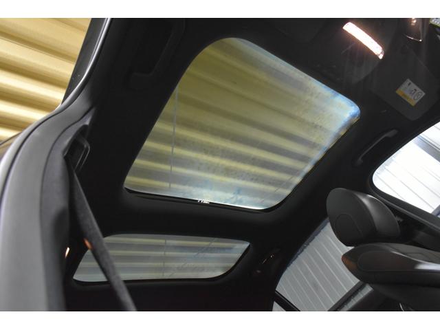 Ｅクラス Ｅ２００　スポーツ　後期　ＡＧＭラインインテリアＰ　エクスクルーシブＰ　パノラマサンＲ　レーダーＳＰ　全ヒーター黒革　ブルメＳ　ＨＵＤ　３６０カメラ　ディストロ　ブラインドＳ　Ｄトランク　２年保証（18枚目）