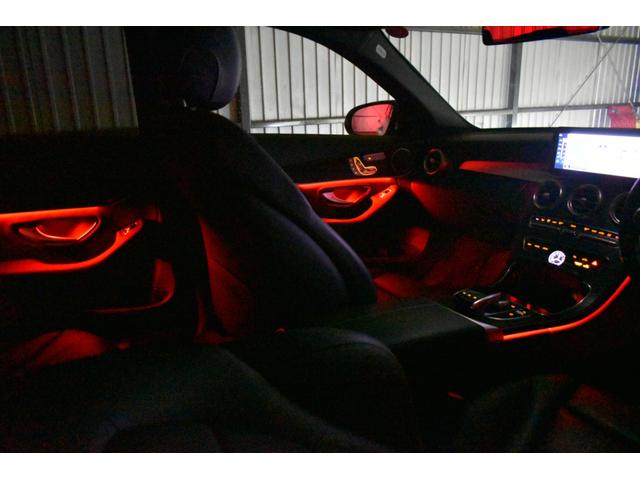Cクラスステーションワゴン C220dステーションワゴンロレウスEDスポツプラP 後期型 レーダーSP 特別仕様 ヒーター黒革 BSM AMGエアロ18AW 液晶メーター HUD フットゲート MEコネクト 9速 地デジナビ バックカメラ エアサス LEDヘッドライト 2年保証(18枚目)