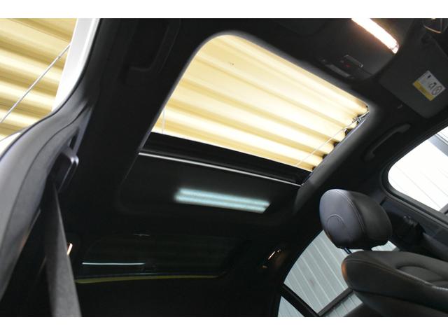 Ｃクラス Ｃ４３　４マチック　後期　パノラマサンＲ　レーダーＳＰ　３９０馬力　ヒーター付黒革　ブルメスターＳ　ディストロ　ＬＥＤＨ　ＡＭＧエアロ１９ＡＷ　マルチカラーアンビエントライト　地デジナビ　Ｂカメラ　Ｄトランク　２年保証（5枚目）