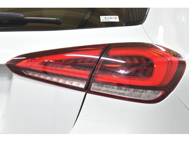 Ａクラス Ａ１８０　エディション１　レーダーＰ　限定　ＭＥコネ　ＭＢＵＸシステム　専用内装　ディストロ　ＢＳＭ　Ｌチェン　ＡＭＧエアロ１９ＡＷ　マルチＬＥＤヘッドライト　キーＧＯ　ＰＴＳ　ＨＵＤ　対話式ナビＴＶ　３６０カメ　　２年保証（46枚目）