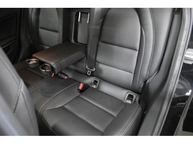 GLAクラス GLA250 4マチック 2年保証 エクスクルーシブP レーダーP パノラマサンルーフ ヒーター黒革 ディストロ Bスポット AMGエアロ18AW 電動Rゲート パークトロ ハーマンカードンサウンド キセノン 地デジBカメラ(15枚目)