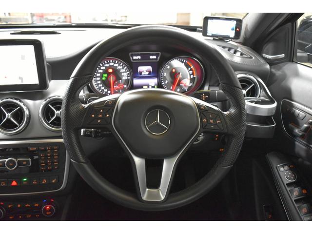 GLAクラス GLA250 4マチック 2年保証 エクスクルーシブP レーダーP パノラマサンルーフ ヒーター黒革 ディストロ Bスポット AMGエアロ18AW 電動Rゲート パークトロ ハーマンカードンサウンド キセノン 地デジBカメラ(21枚目)