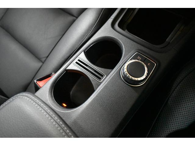 GLAクラス GLA250 4マチック 2年保証 エクスクルーシブP レーダーP パノラマサンルーフ ヒーター黒革 ディストロ Bスポット AMGエアロ18AW 電動Rゲート パークトロ ハーマンカードンサウンド キセノン 地デジBカメラ(27枚目)