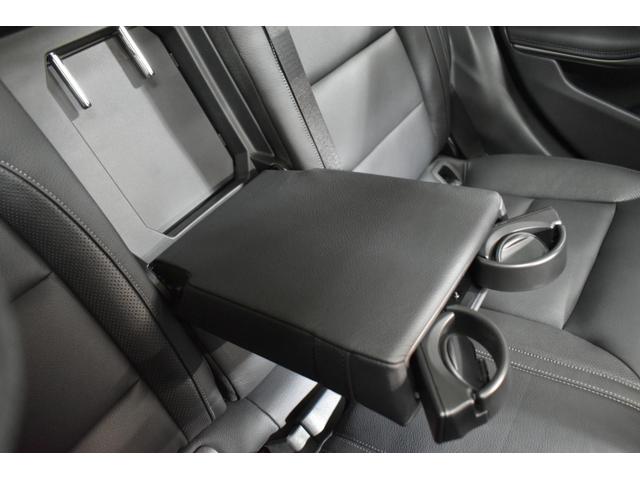 GLAクラス GLA250 4マチック 2年保証 エクスクルーシブP レーダーP パノラマサンルーフ ヒーター黒革 ディストロ Bスポット AMGエアロ18AW 電動Rゲート パークトロ ハーマンカードンサウンド キセノン 地デジBカメラ(30枚目)