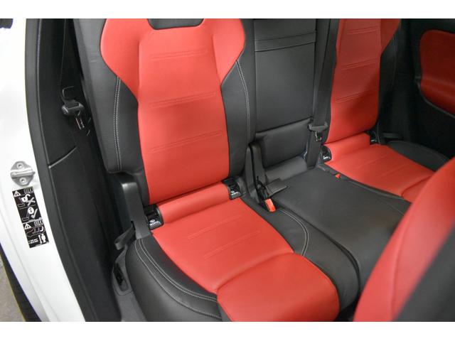 ＧＬＢ ＧＬＢ２００ｄ　４マチック　ＡＭＧラインパッケージ　１オーナー　パノラマＳＲ　ＡＭＧレザーＥＸＣ　赤黒ツートン革　ナビゲーションＰ　地デジ　マルチビームＬＥＤ　ディストロ　ＢＳＭ　レーンキープ　３６０度カメラ　ＡＭＧエアロ＆１９ＡＷ　３列７人　２年保証（22枚目）