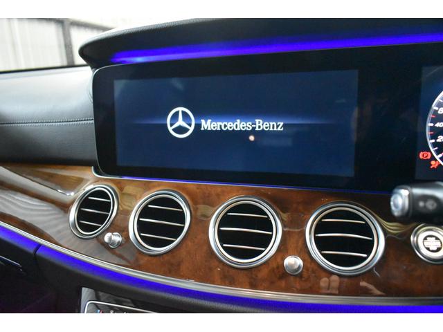 Ｅクラスステーションワゴン Ｅ４００　４マチックステーションワゴンエクスクルシブ　レーダーＳＰ　３３３馬力　Ｖ６ターボ　４ＷＤ　９速ＡＴ　全席ヒーター黒革　ディストロ　Ｌチェンジ　１８ＡＷ　キーレスＧＯ　ＰＴＳ　フットゲート　ブルメスターＳ　ＨＵＤ　地デジ３６０カメラ　２年保証（10枚目）