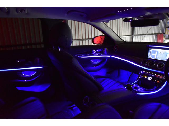 Ｅクラスステーションワゴン Ｅ４００　４マチックステーションワゴンエクスクルシブ　レーダーＳＰ　３３３馬力　Ｖ６ターボ　４ＷＤ　９速ＡＴ　全席ヒーター黒革　ディストロ　Ｌチェンジ　１８ＡＷ　キーレスＧＯ　ＰＴＳ　フットゲート　ブルメスターＳ　ＨＵＤ　地デジ３６０カメラ　２年保証（13枚目）