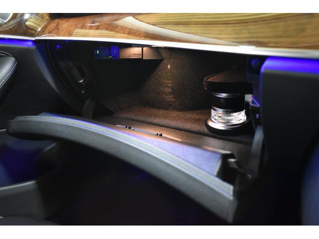 Ｅクラスステーションワゴン Ｅ４００　４マチックステーションワゴンエクスクルシブ　レーダーＳＰ　３３３馬力　Ｖ６ターボ　４ＷＤ　９速ＡＴ　全席ヒーター黒革　ディストロ　Ｌチェンジ　１８ＡＷ　キーレスＧＯ　ＰＴＳ　フットゲート　ブルメスターＳ　ＨＵＤ　地デジ３６０カメラ　２年保証（18枚目）