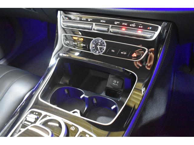 Ｅクラスステーションワゴン Ｅ４００　４マチックステーションワゴンエクスクルシブ　レーダーＳＰ　３３３馬力　Ｖ６ターボ　４ＷＤ　９速ＡＴ　全席ヒーター黒革　ディストロ　Ｌチェンジ　１８ＡＷ　キーレスＧＯ　ＰＴＳ　フットゲート　ブルメスターＳ　ＨＵＤ　地デジ３６０カメラ　２年保証（26枚目）