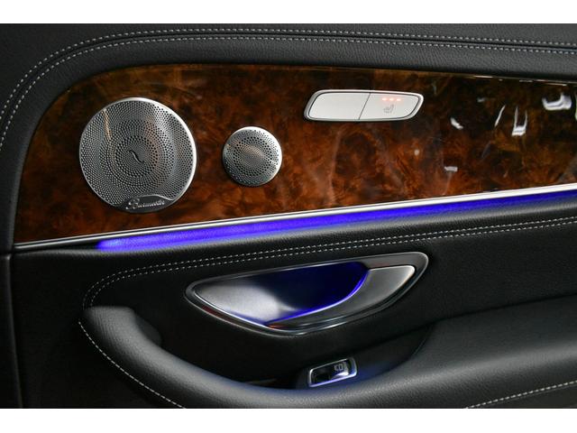 Ｅクラスステーションワゴン Ｅ４００　４マチックステーションワゴンエクスクルシブ　レーダーＳＰ　３３３馬力　Ｖ６ターボ　４ＷＤ　９速ＡＴ　全席ヒーター黒革　ディストロ　Ｌチェンジ　１８ＡＷ　キーレスＧＯ　ＰＴＳ　フットゲート　ブルメスターＳ　ＨＵＤ　地デジ３６０カメラ　２年保証（31枚目）