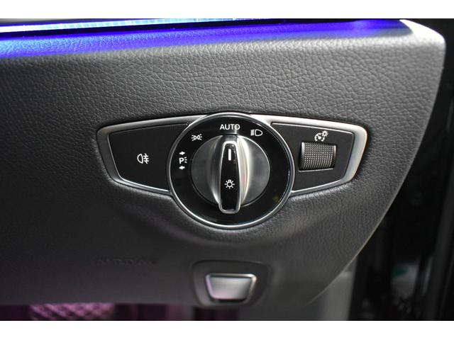 Ｅクラスステーションワゴン Ｅ４００　４マチックステーションワゴンエクスクルシブ　レーダーＳＰ　３３３馬力　Ｖ６ターボ　４ＷＤ　９速ＡＴ　全席ヒーター黒革　ディストロ　Ｌチェンジ　１８ＡＷ　キーレスＧＯ　ＰＴＳ　フットゲート　ブルメスターＳ　ＨＵＤ　地デジ３６０カメラ　２年保証（33枚目）