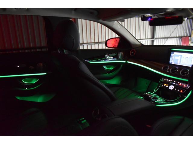 Ｅクラスステーションワゴン Ｅ４００　４マチックステーションワゴンエクスクルシブ　レーダーＳＰ　３３３馬力　Ｖ６ターボ　４ＷＤ　９速ＡＴ　全席ヒーター黒革　ディストロ　Ｌチェンジ　１８ＡＷ　キーレスＧＯ　ＰＴＳ　フットゲート　ブルメスターＳ　ＨＵＤ　地デジ３６０カメラ　２年保証（43枚目）