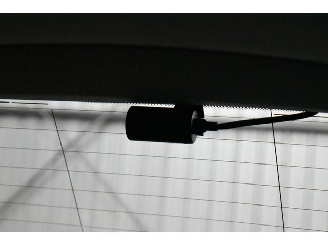 Ｅクラスステーションワゴン Ｅ４００　４マチックステーションワゴンエクスクルシブ　レーダーＳＰ　３３３馬力　Ｖ６ターボ　４ＷＤ　９速ＡＴ　全席ヒーター黒革　ディストロ　Ｌチェンジ　１８ＡＷ　キーレスＧＯ　ＰＴＳ　フットゲート　ブルメスターＳ　ＨＵＤ　地デジ３６０カメラ　２年保証（47枚目）