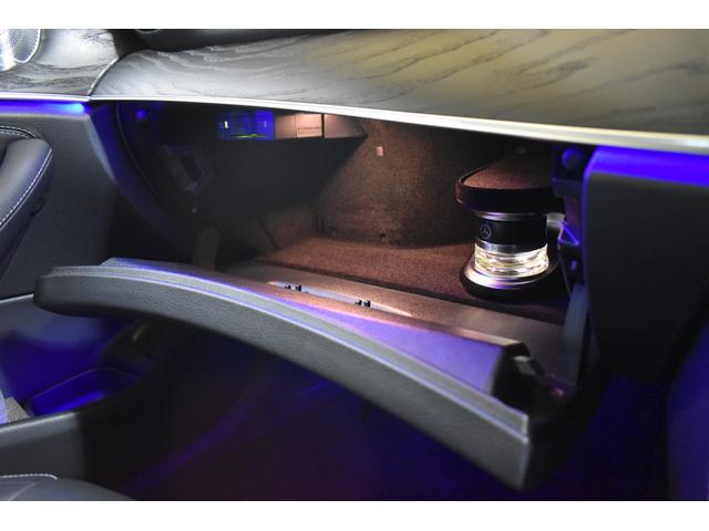 Ｅクラスステーションワゴン Ｅ２００　ステションワゴンアバンＧスポツ（本革仕様）　レーダーＳＰ　９速ＡＴ　全席ヒーター黒革　ディストロ　Ｂスポット　ＡＭＧエアロ１９ＡＷ　キーレスＧＯ　ＰＴＳ　フットゲート　エアバランスＰ　ブルメスターＳ　地デジ３６０カメラ　２年保証（17枚目）