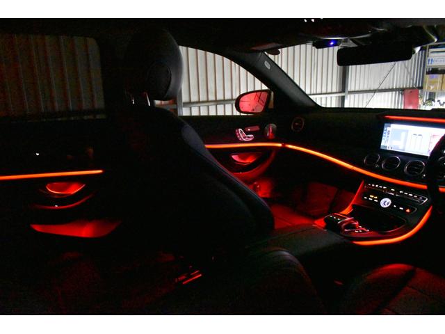 Ｅクラスステーションワゴン Ｅ２００　ステションワゴンアバンＧスポツ（本革仕様）　レーダーＳＰ　９速ＡＴ　全席ヒーター黒革　ディストロ　Ｂスポット　ＡＭＧエアロ１９ＡＷ　キーレスＧＯ　ＰＴＳ　フットゲート　エアバランスＰ　ブルメスターＳ　地デジ３６０カメラ　２年保証（41枚目）